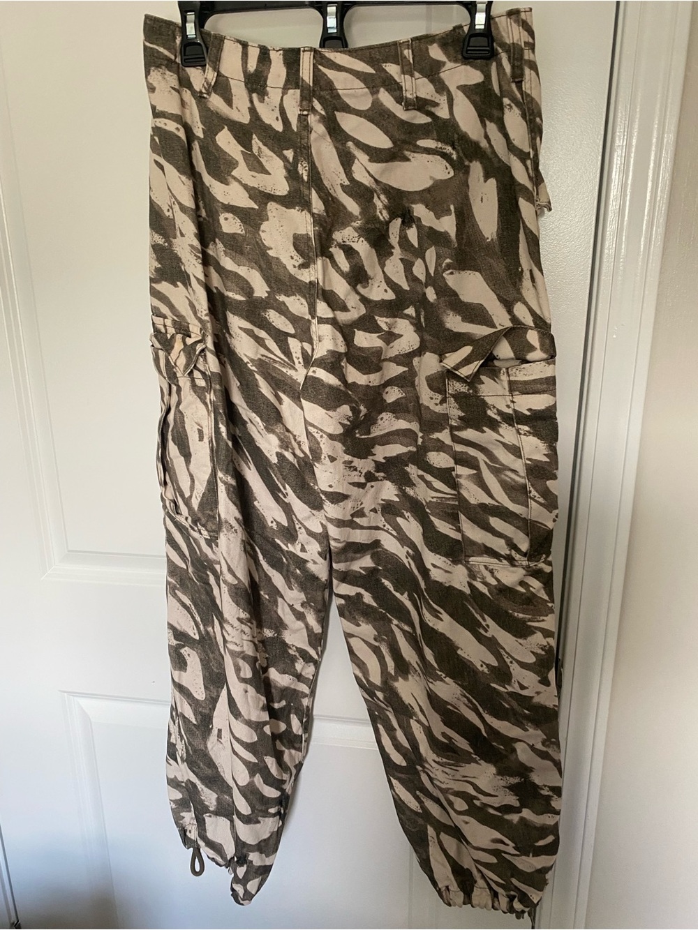 Topshop
High Waist Cotton Utility Pants in - Picture 7 of 9